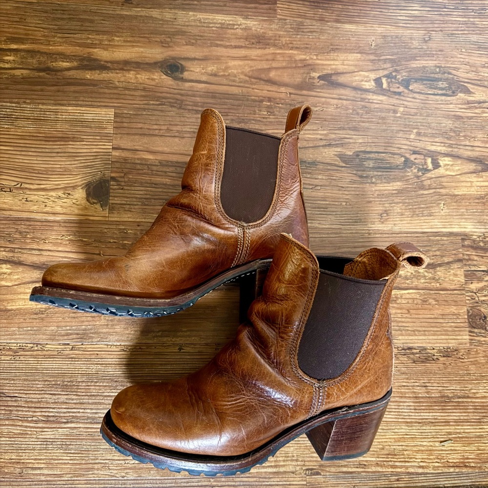 Frye Sabrina Brown Ankle Boots